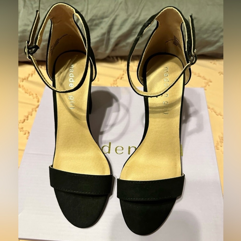 Block Heels - Picture 2 of 4